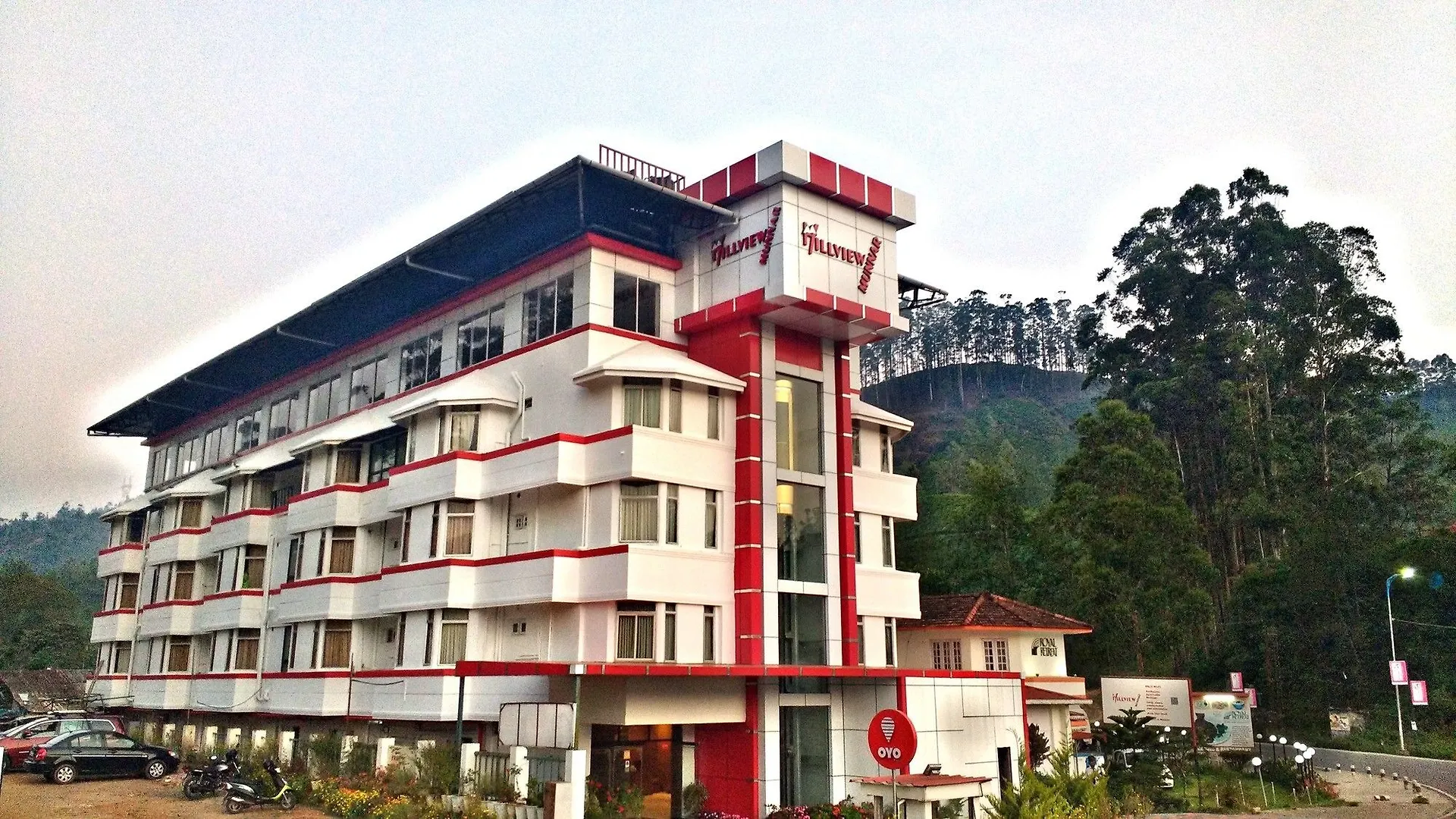 Hillview Munnar Hotel 4*,