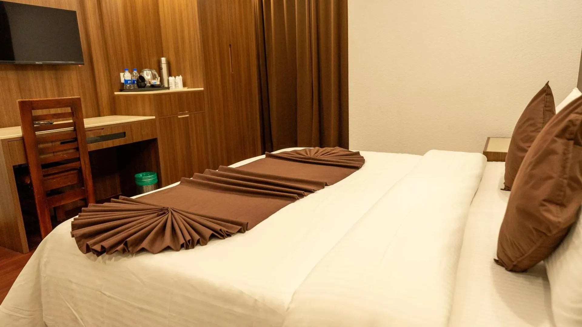 Hotel Hillview Munnar 4*,