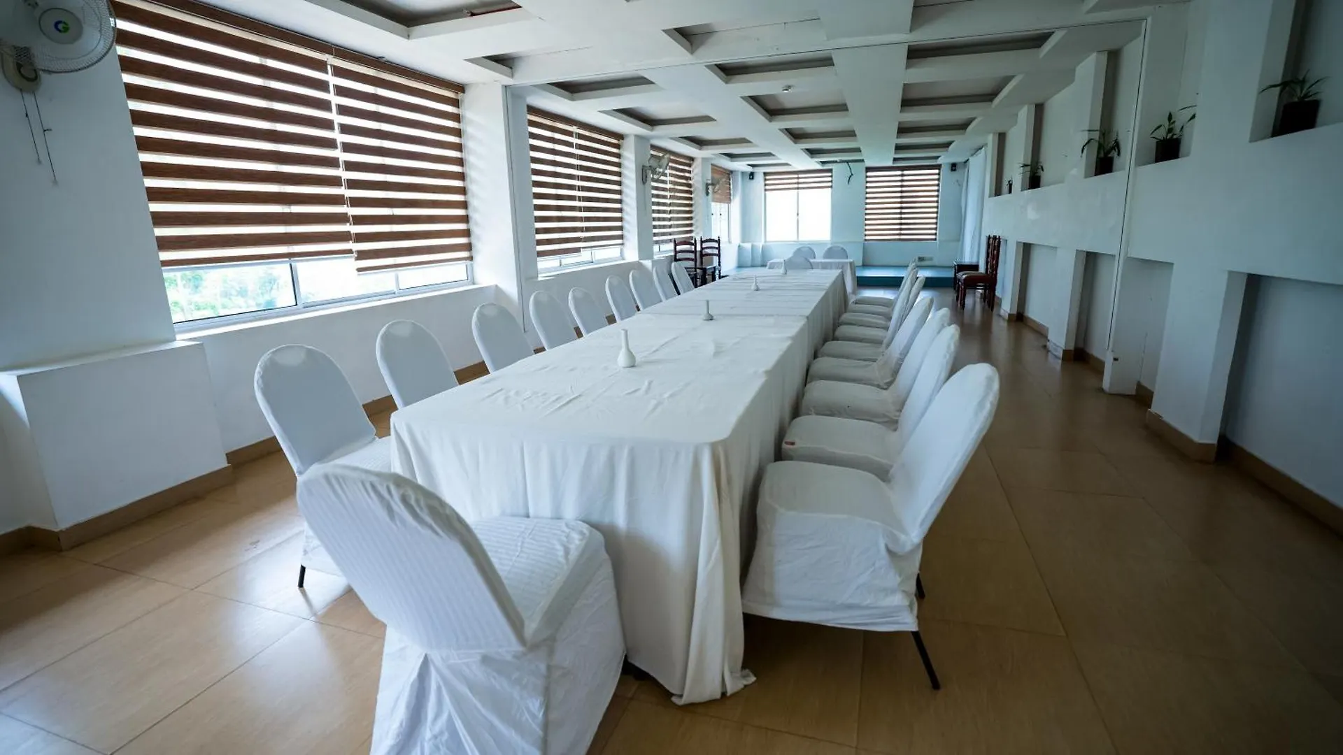 Hotel Hillview Munnar 4*,