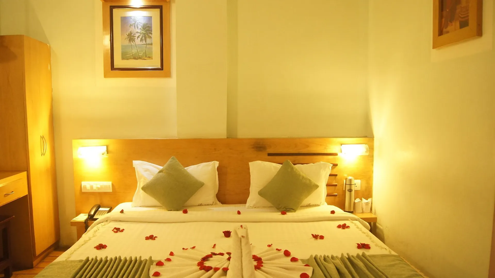 ****  Hotel Hillview Munnar Indie